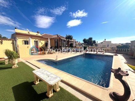 Villa Pavel: Villa in Arboleas, Almeria