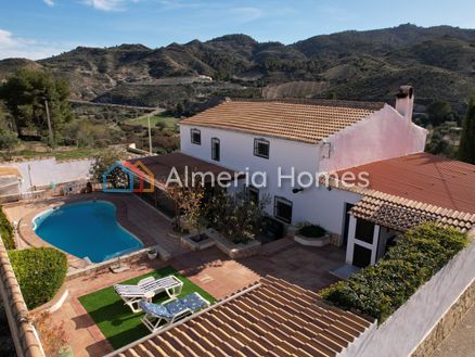 Cortijo Sierra: Country House in Arboleas, Almeria