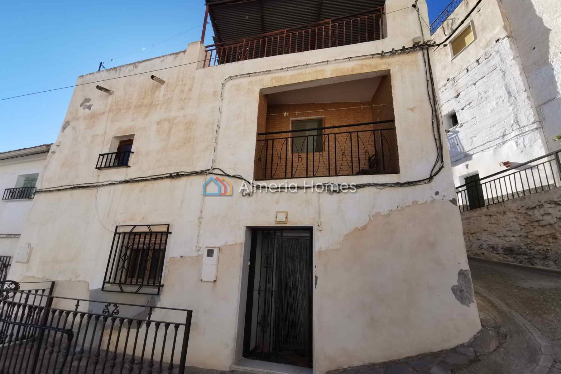 Village House Hope — Village House for sale in Lijar, Almeria — Image #1