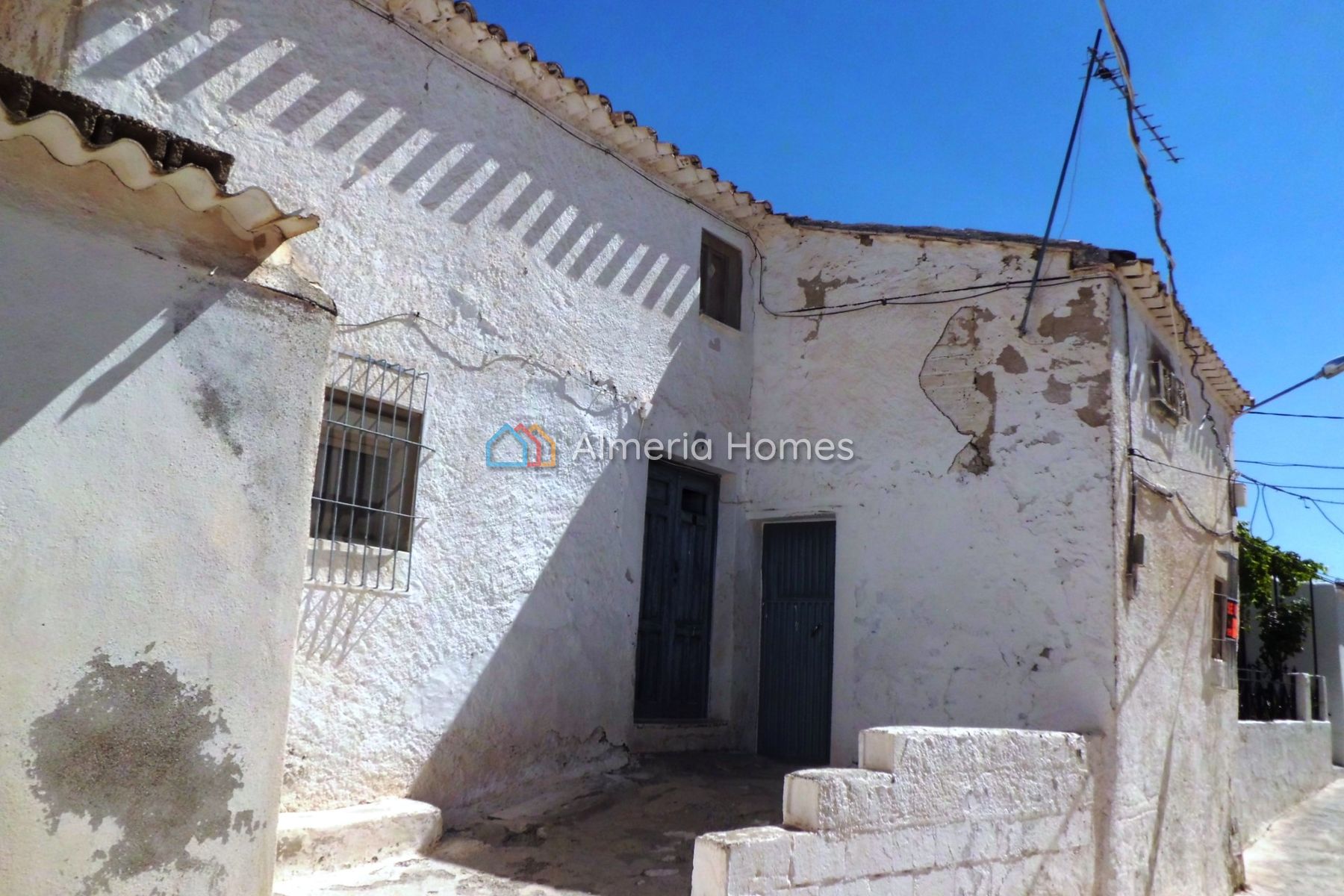 Village House Paws &mdash; Dorpshuis te koop in Somontin, Almeria — Afbeelding #1