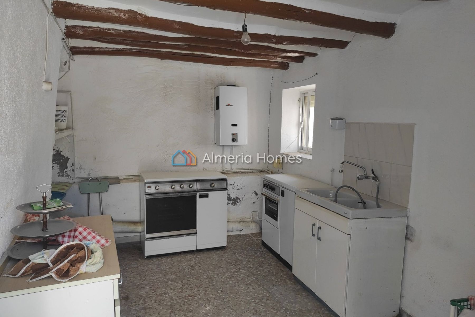 Village House Paws &mdash; Dorpshuis te koop in Somontin, Almeria — Afbeelding #2
