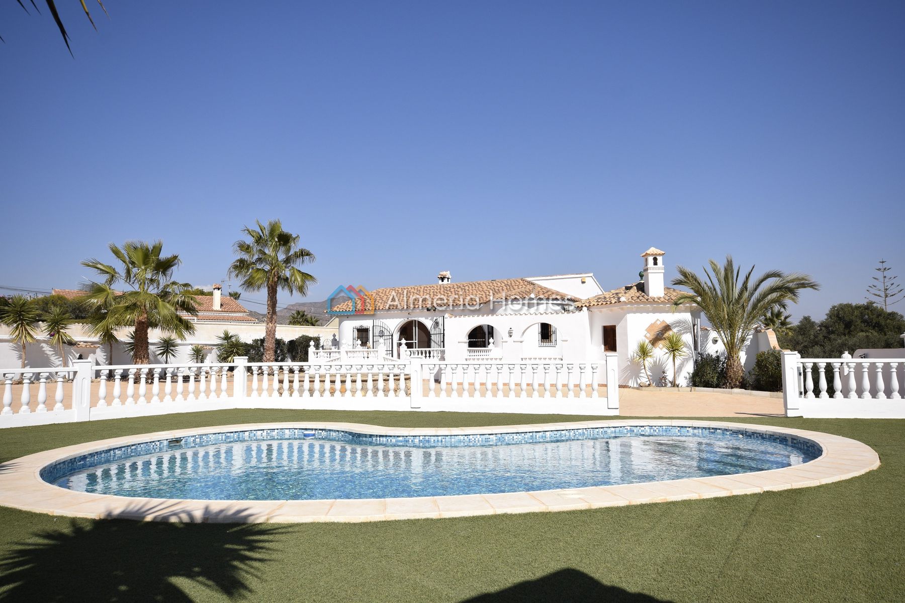 Villa Pintoresco — Villa under offer in Arboleas, Almeria — Image #1