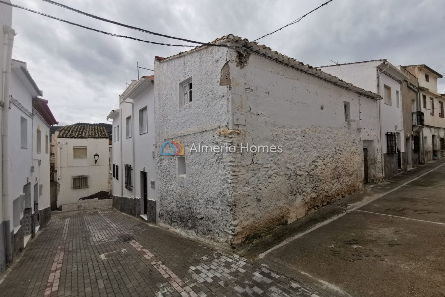 Village House Scooby &mdash; Dorpshuis te koop in Lijar, Almeria — Afbeelding #1