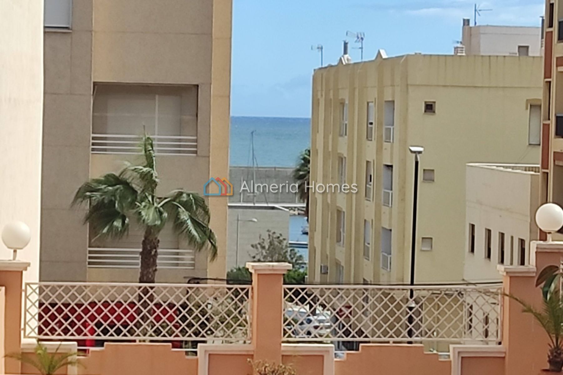 Apartment Flipper — Apartment for sale in Garrucha, Almeria — Image #1