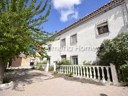 Casa Monja: Town House in Chirivel, Almeria