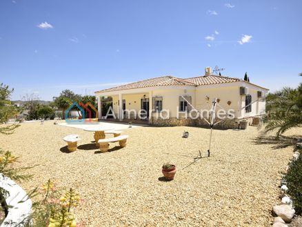 Villa Harmonia: Villa in Albox, Almeria