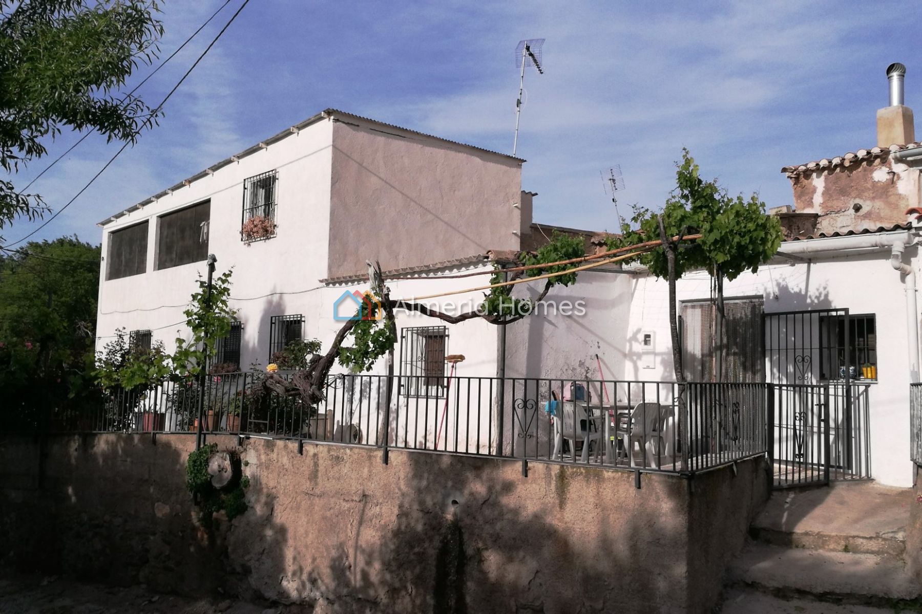Country House Sinead &mdash; Landhuis te koop in Seron, Almeria — Afbeelding #1