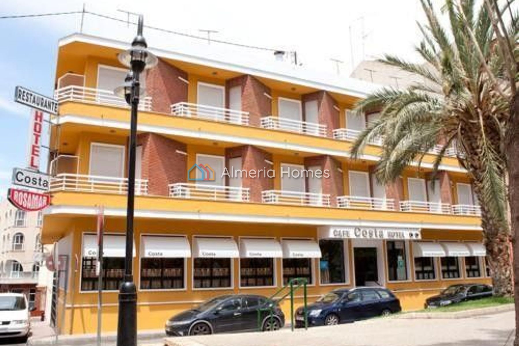 Hotel Mazaron &mdash; Commercieel vastgoed te koop in El Puerto de Mazarron, Murcia — Afbeelding #1