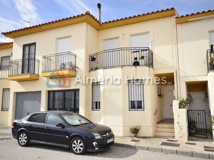 Duplex Harmony: Duplex in Arboleas, Almeria