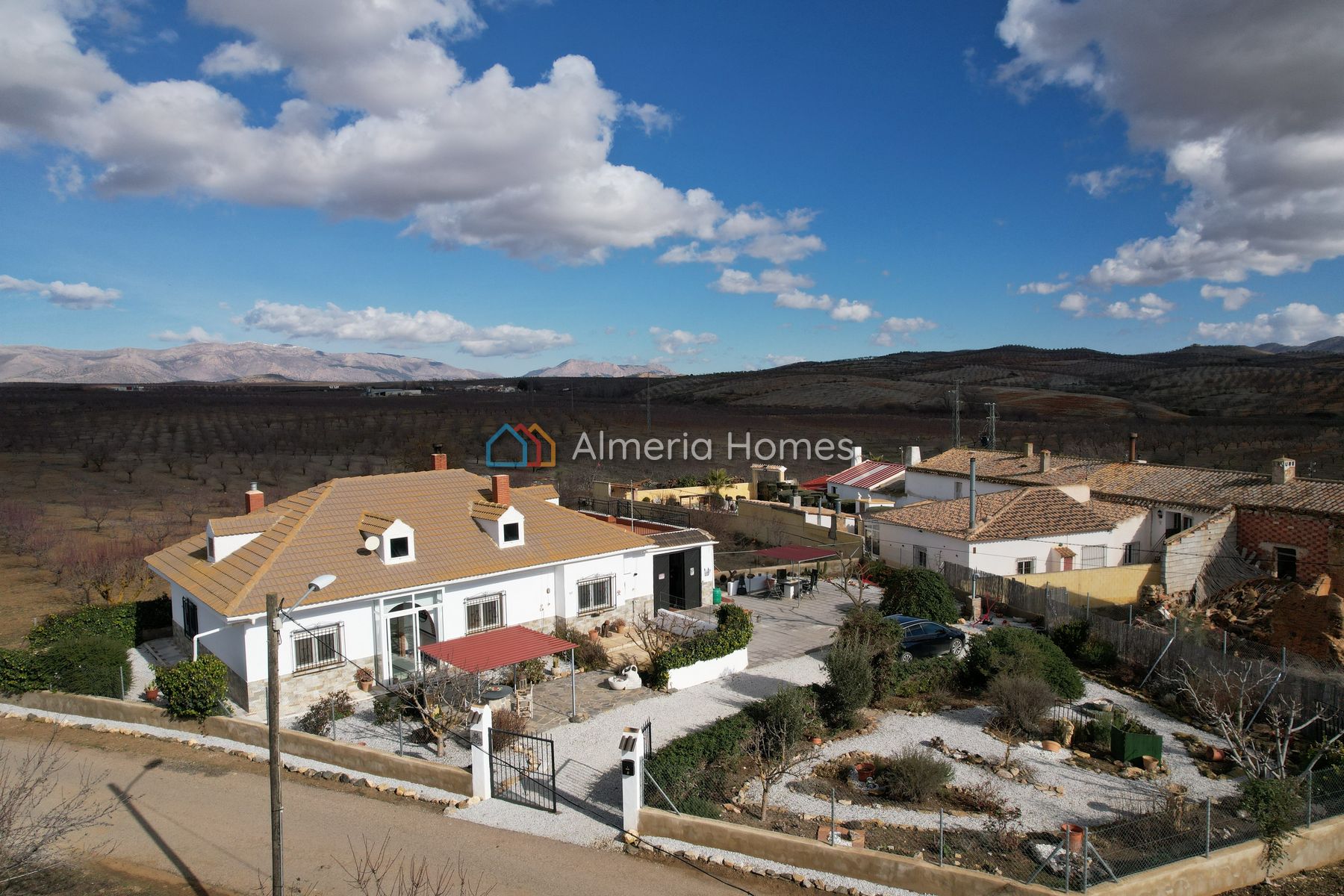 Villa Mirasol &mdash; Villa te koop in Oria, Almeria — Afbeelding #1