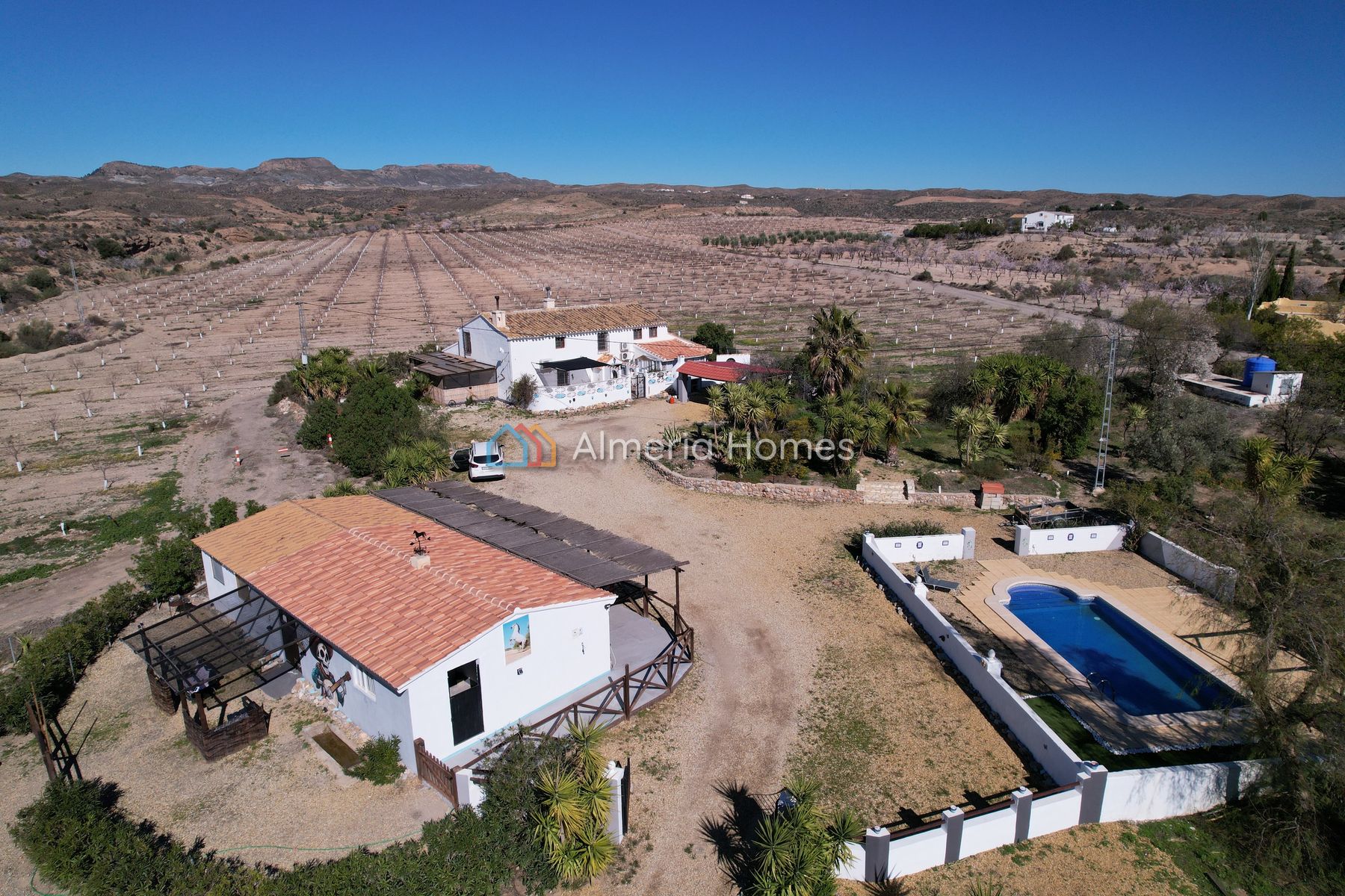 Cortijo Vista Hermosa &mdash; Landhuis te koop in Albox, Almeria — Afbeelding #1
