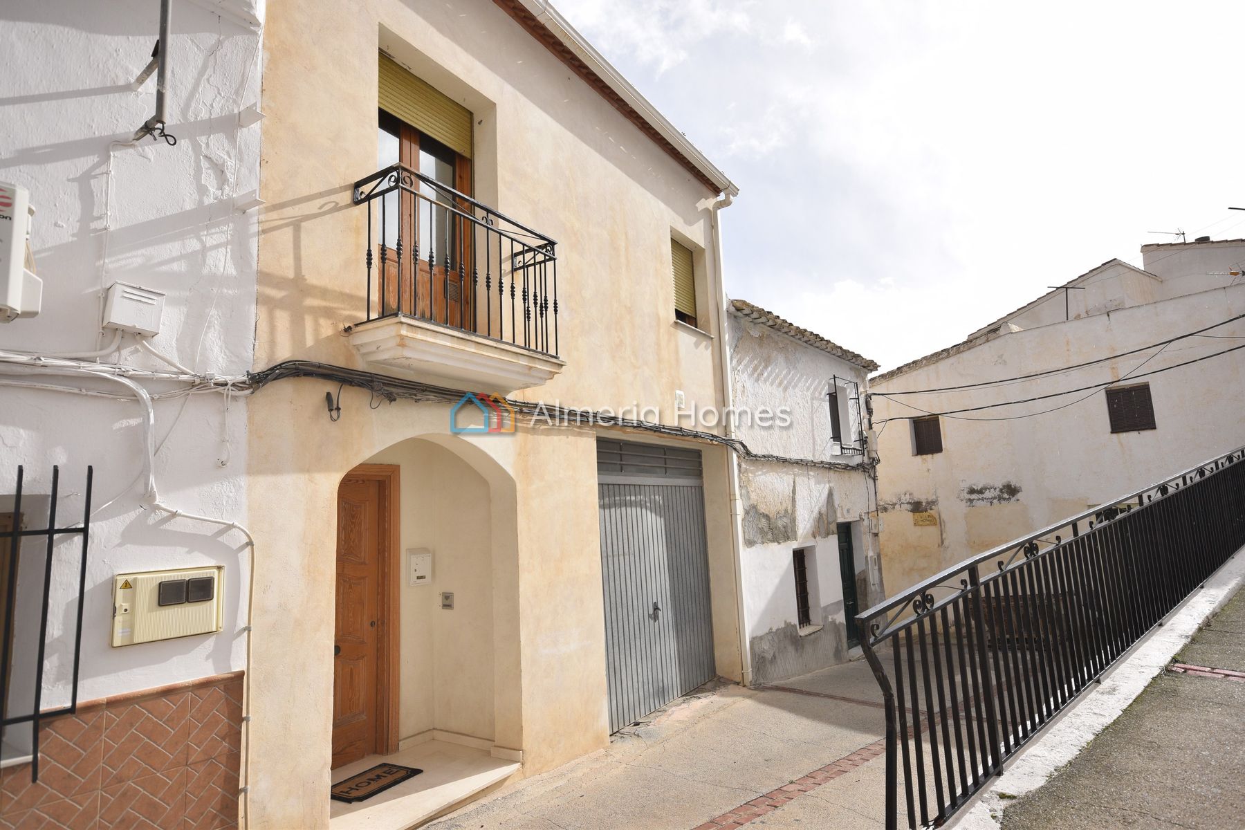 Casa Solana &mdash; Stadswoning te koop in Purchena, Almeria — Afbeelding #1