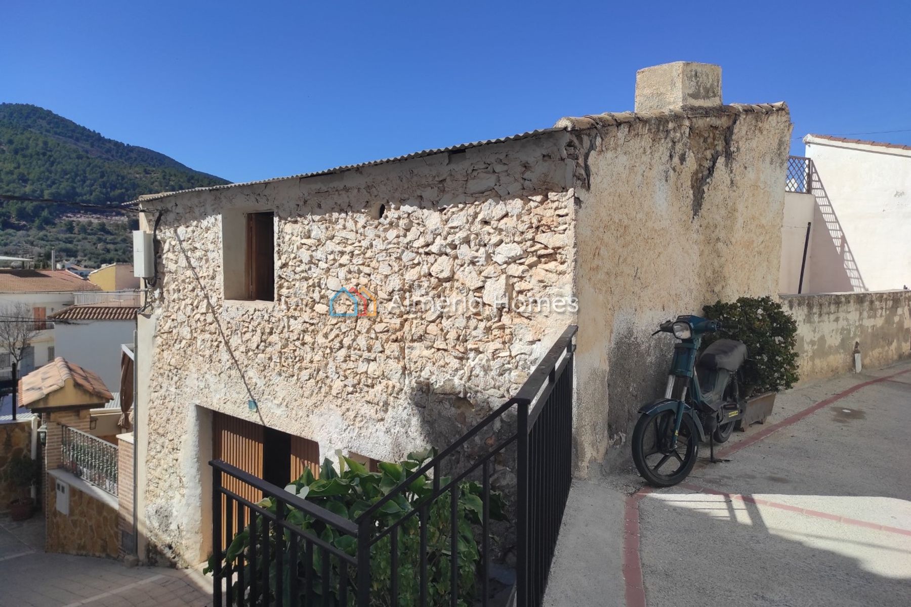 Village House Mickey &mdash; Commercieel vastgoed te koop in Bayarque, Almeria — Afbeelding #2