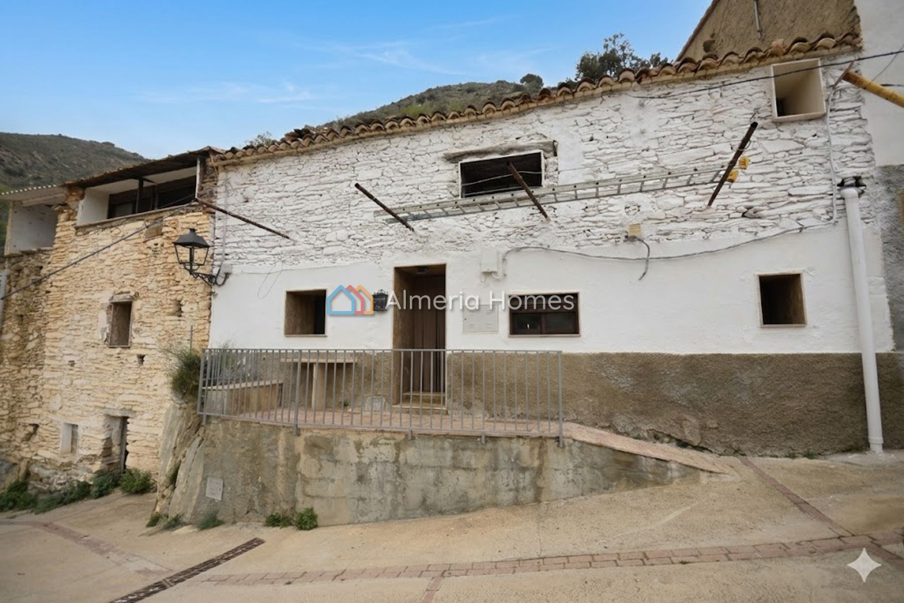 Casa Views &mdash; Landhuis te koop in Macael, Almeria — Afbeelding #1