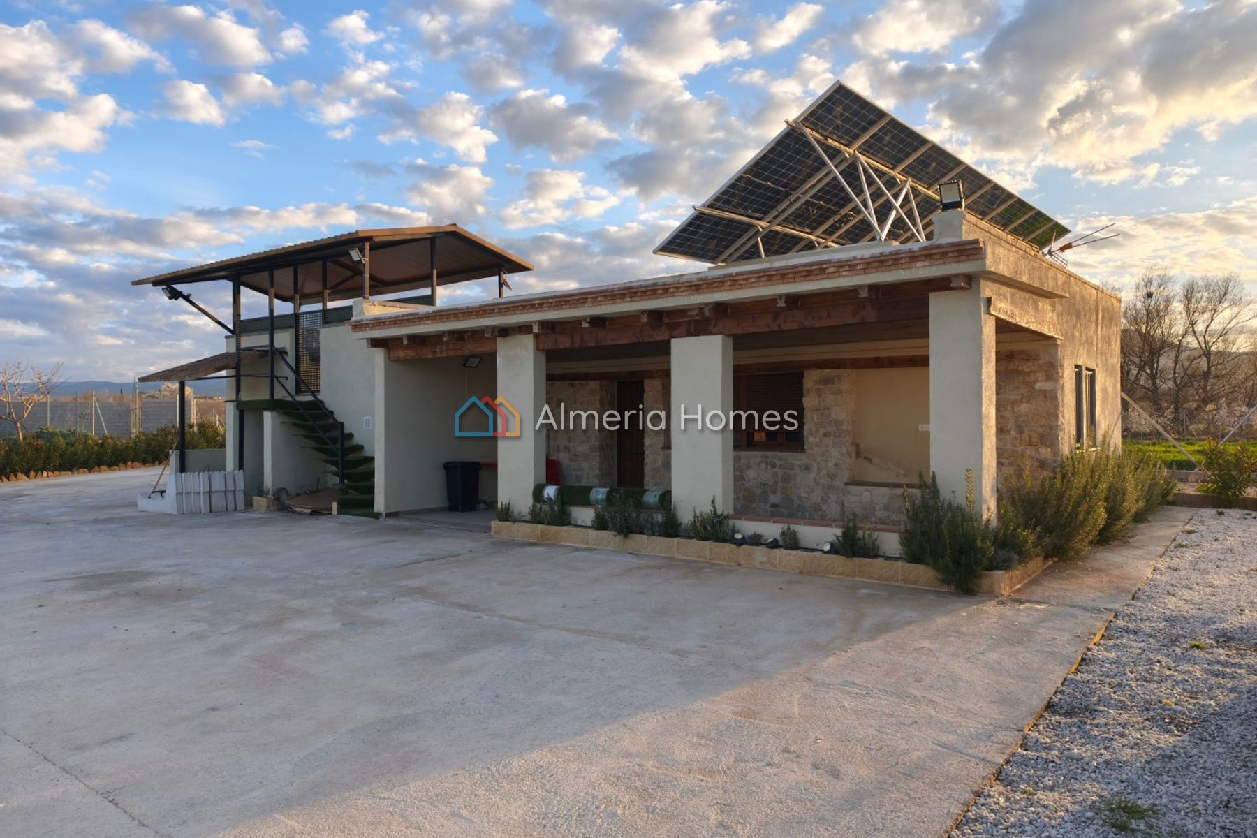 Country House Grillo &mdash; Country House for sale in Baza, Granada — Image #1