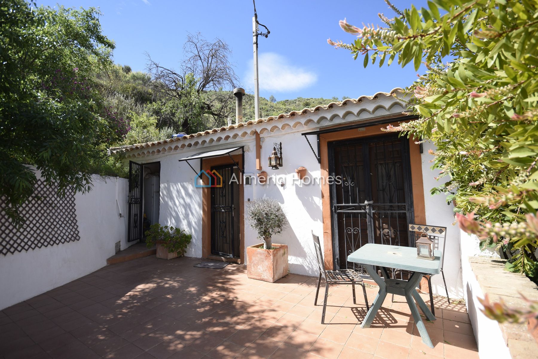 Cortijo Miguel &mdash; Landhuis te koop in Oria, Almeria — Afbeelding #1