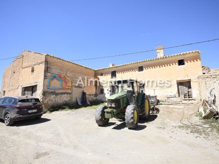 Cortijo Pino Blanco: Landhuis in Oria, Almeria