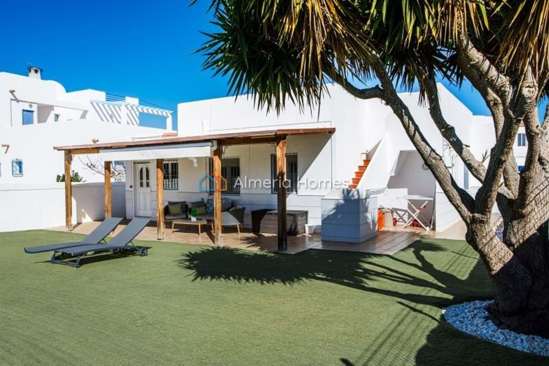 Villa Poodle &mdash; Villa te koop in Mojacar Playa, Almeria — Afbeelding #1