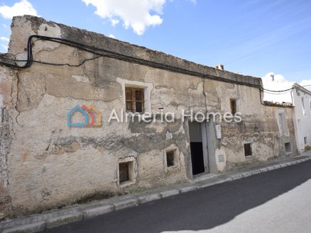 Casa Radiante: Stadswoning in Oria, Almeria