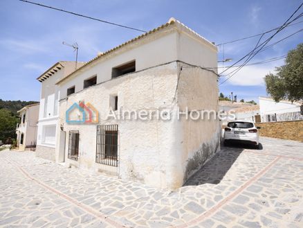 Casa Floreada: Reihenhaus in Oria, Almeria
