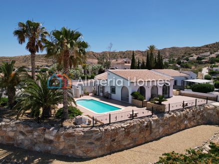Villa Marquesa: Villa in Albanchez, Almeria