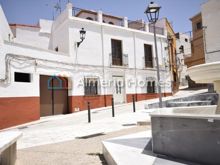 Caser&oacute;n Almazara: Town House in Macael, Almeria