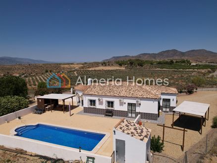 Villa Amarillo: Villa in Cantoria, Almeria