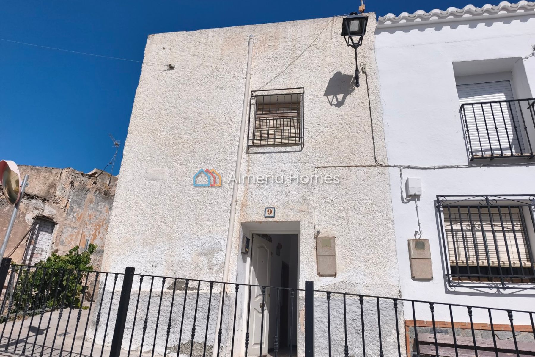 Village House Pinkie &mdash; Maison de village a vendre dans Lucar, Almeria — Image #1