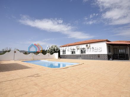 Villa Azur: Villa in Cantoria, Almeria