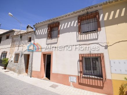 Casa Elvira: Town House in Oria, Almeria