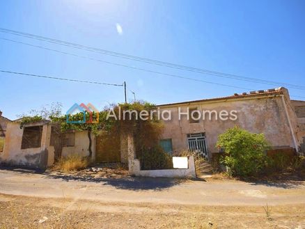 Cortijo de la Esquina: Country House in Arboleas, Almeria